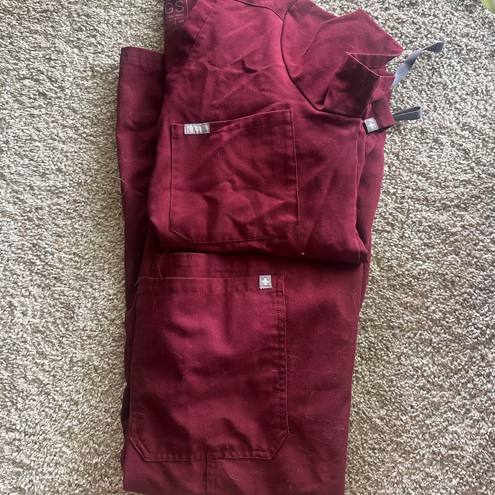 Maroon figs